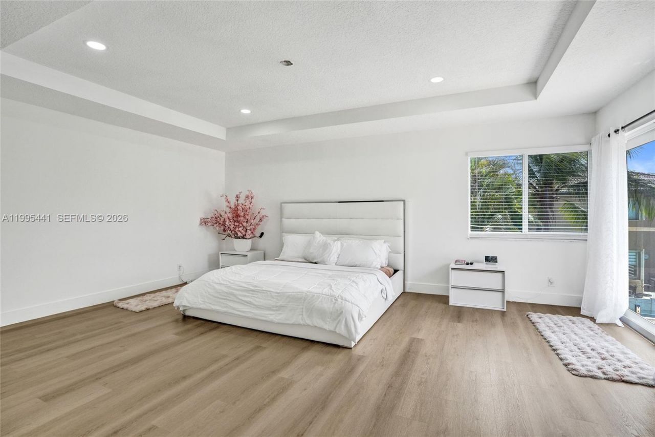 16180 SW 14th St, Pembroke Pines, FL 33027 Photo