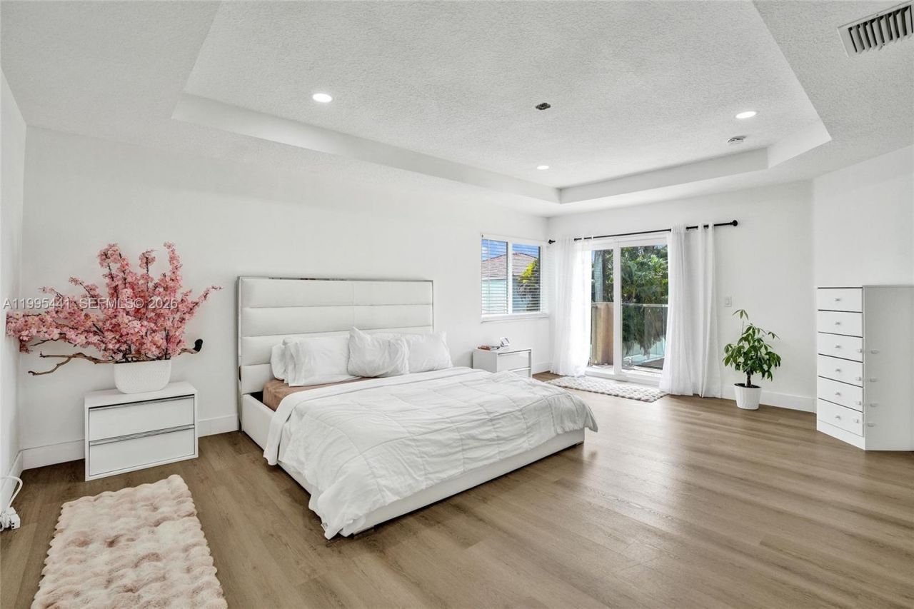 16180 SW 14th St, Pembroke Pines, FL 33027 Photo