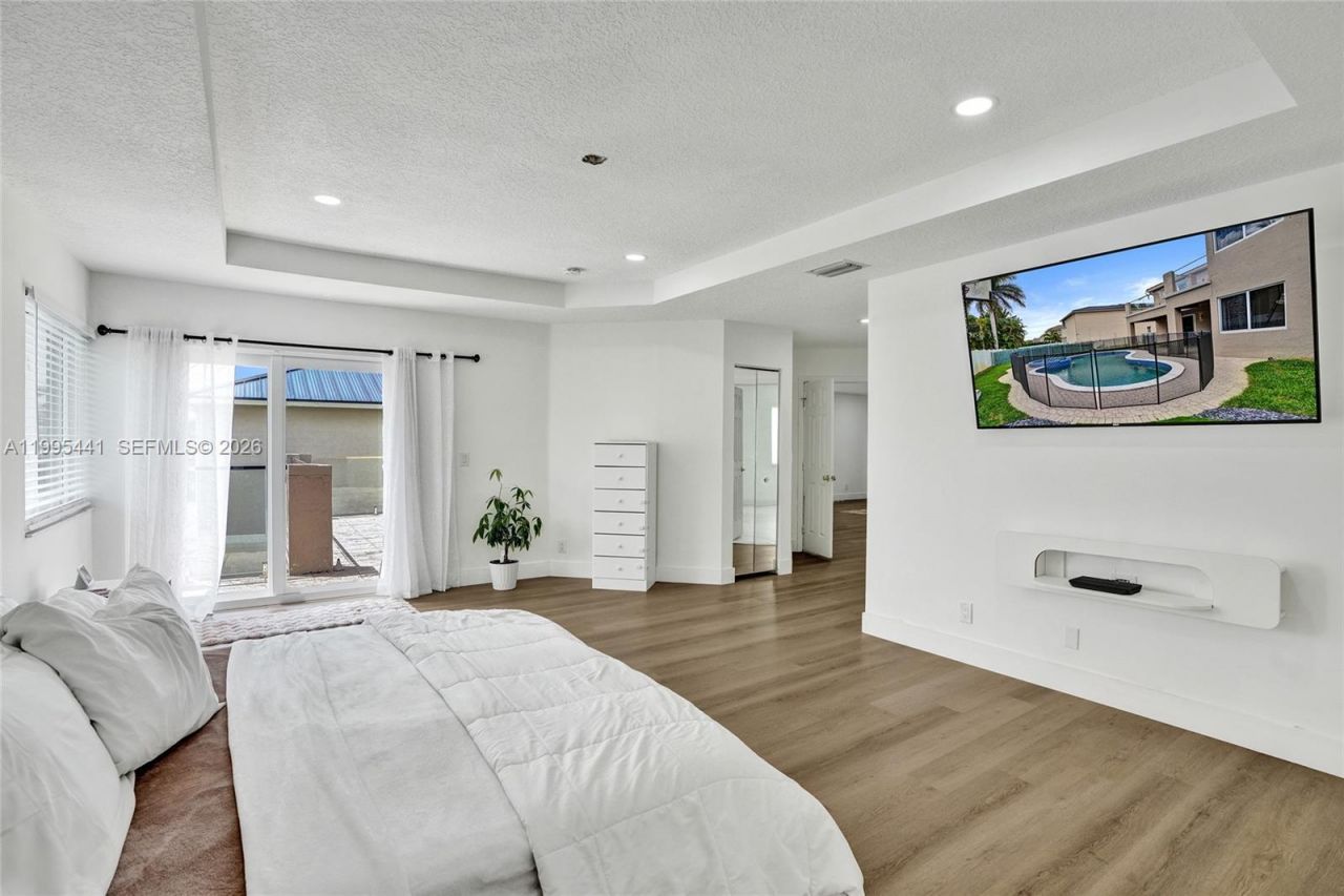 16180 SW 14th St, Pembroke Pines, FL 33027 Photo