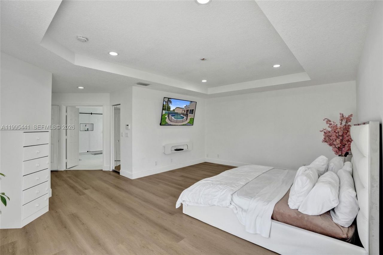 16180 SW 14th St, Pembroke Pines, FL 33027 Photo