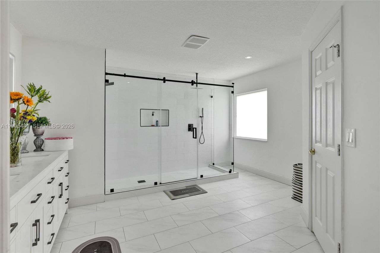 16180 SW 14th St, Pembroke Pines, FL 33027 Photo