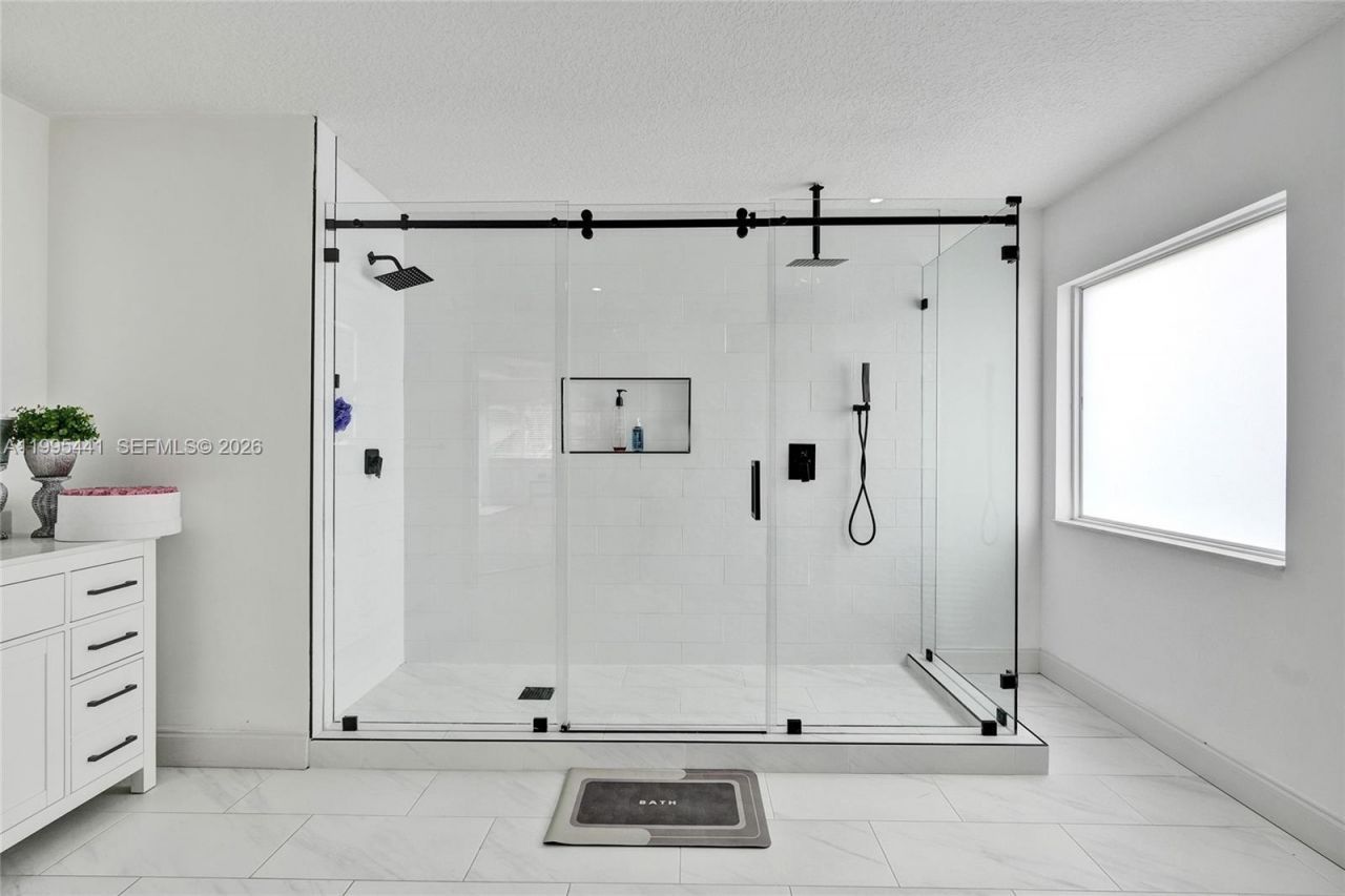 16180 SW 14th St, Pembroke Pines, FL 33027 Photo