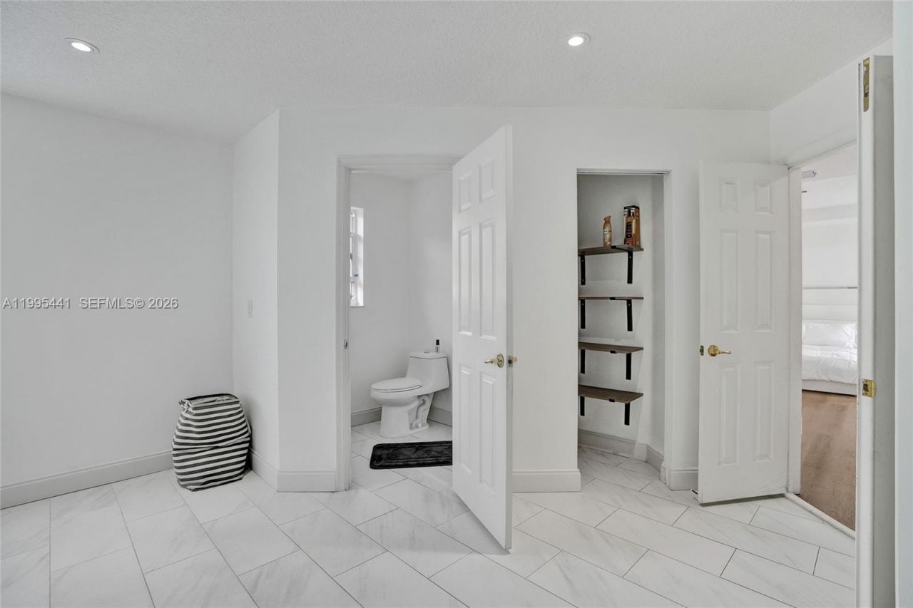 16180 SW 14th St, Pembroke Pines, FL 33027 Photo