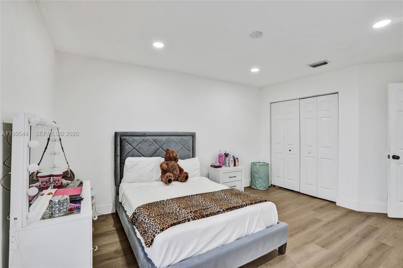 16180 SW 14th St, Pembroke Pines, FL 33027 Photo