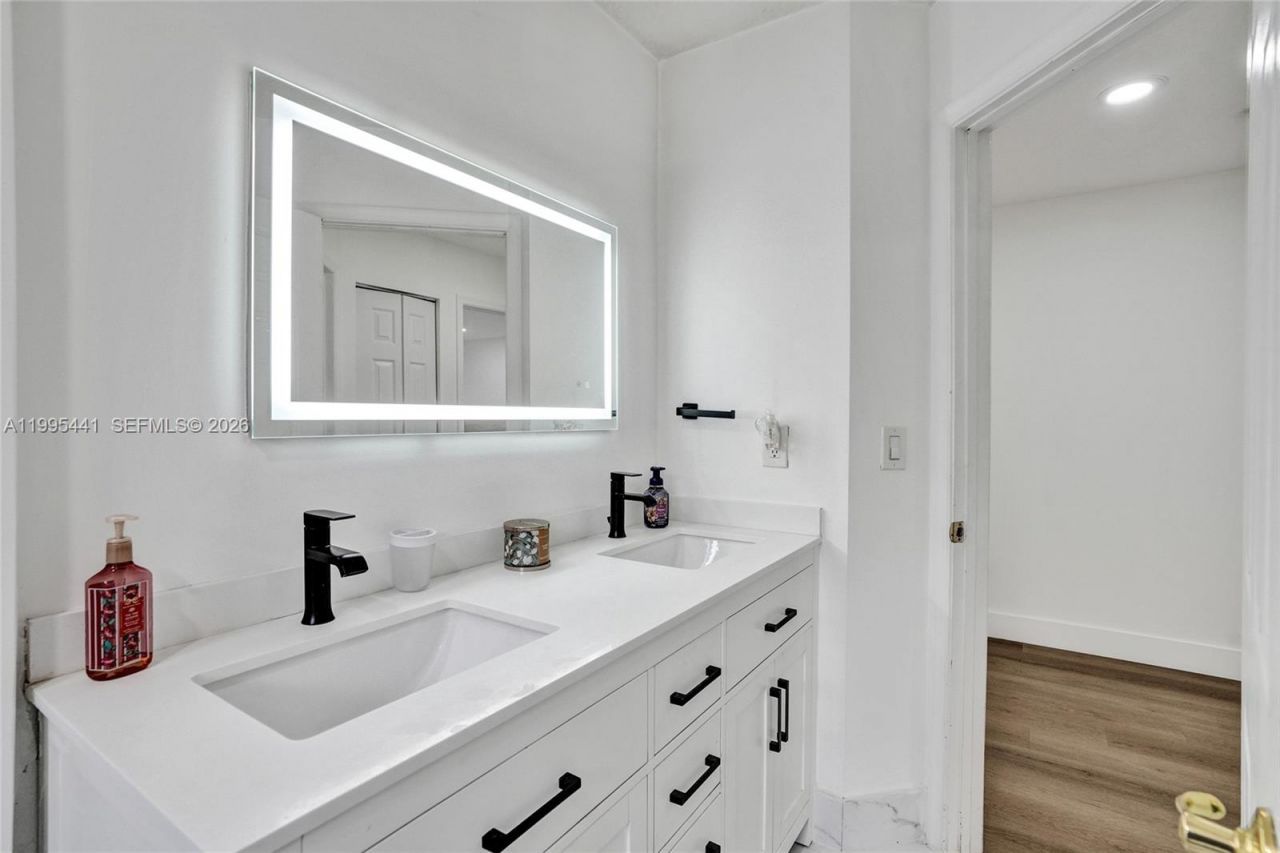 16180 SW 14th St, Pembroke Pines, FL 33027 Photo