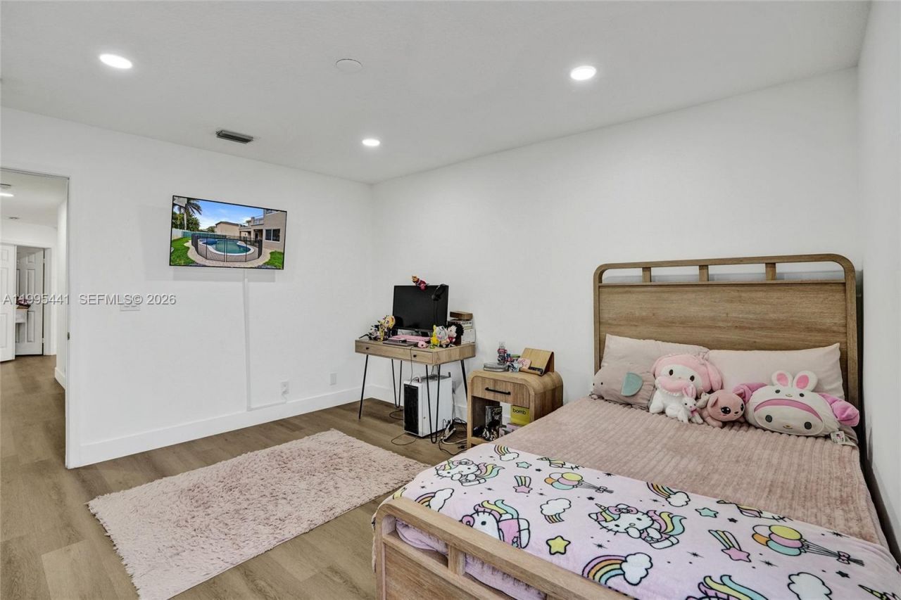 16180 SW 14th St, Pembroke Pines, FL 33027 Photo