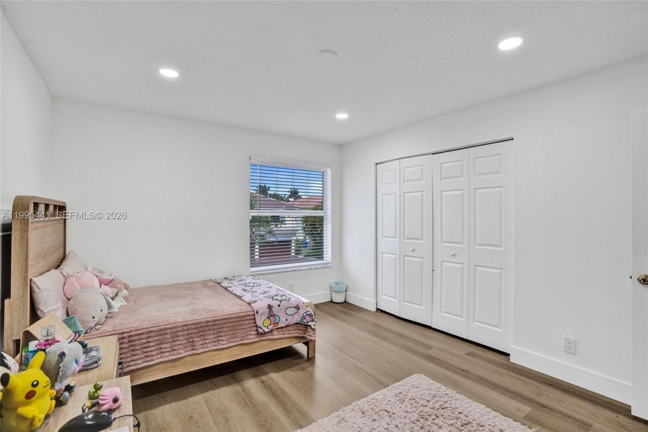 16180 SW 14th St, Pembroke Pines, FL 33027 Photo