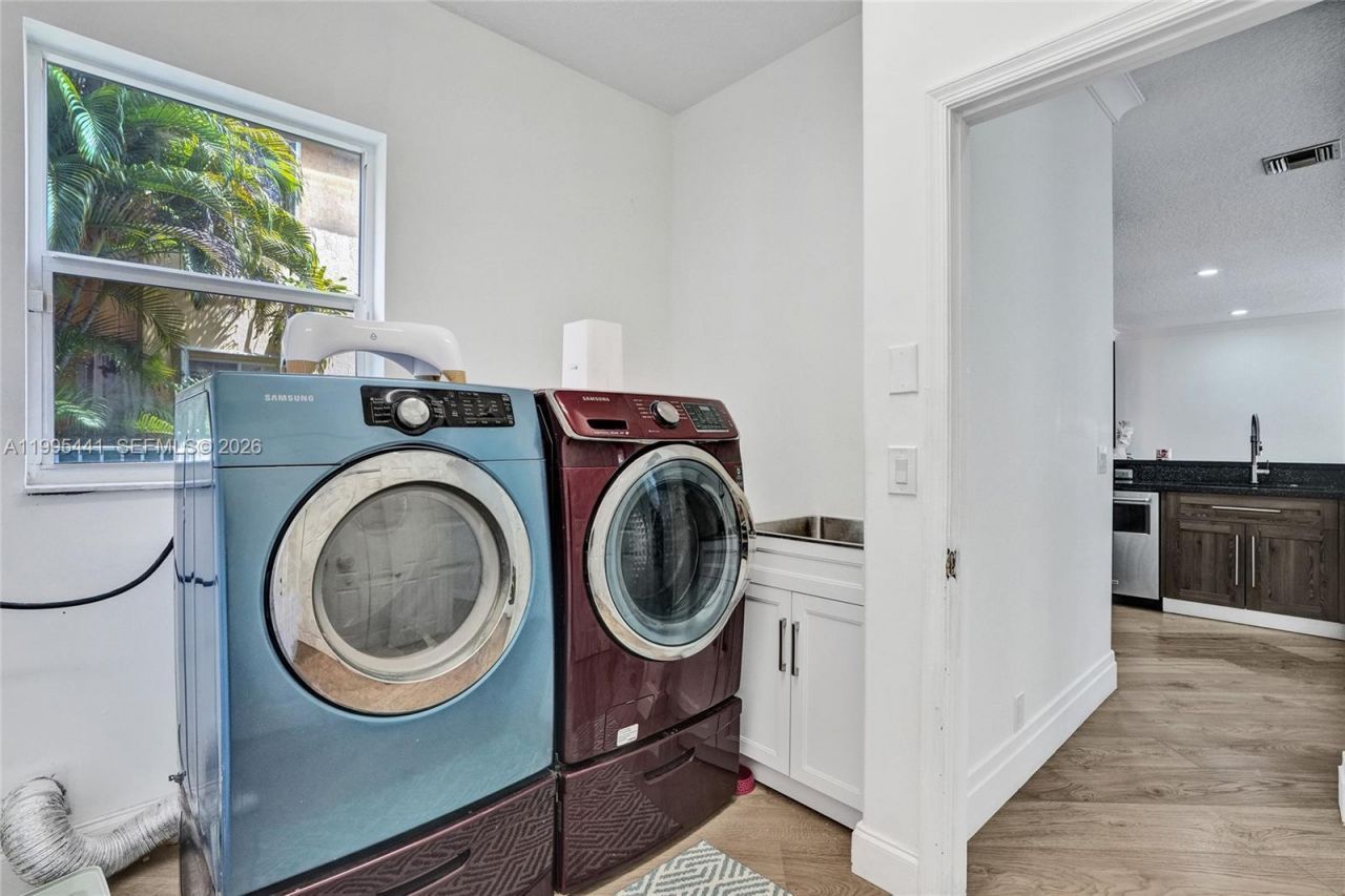 16180 SW 14th St, Pembroke Pines, FL 33027 Photo