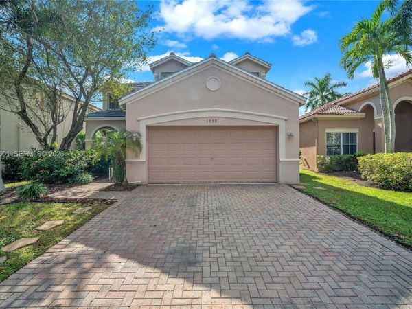 1058 Tupelo Way, Weston, FL 33327