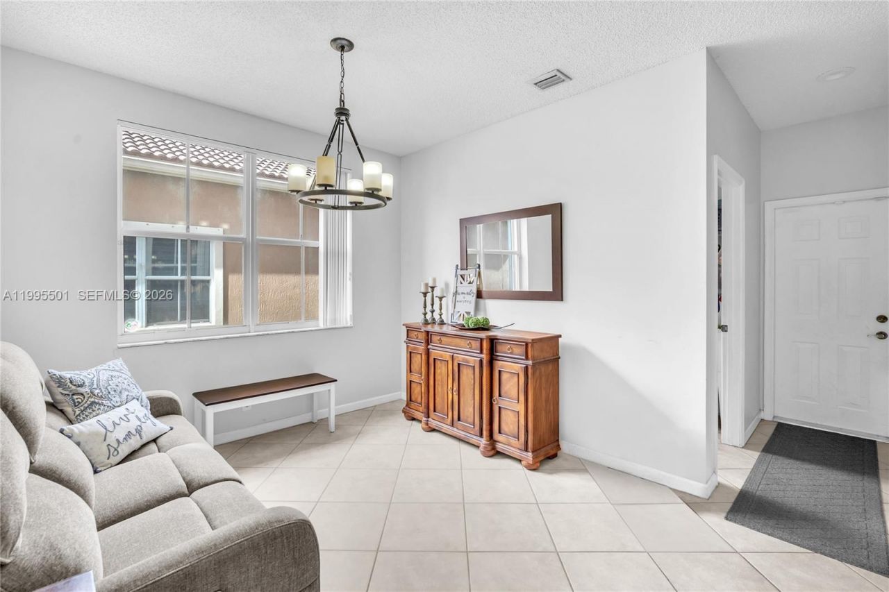 1058 Tupelo Way, Weston, FL 33327 Photo