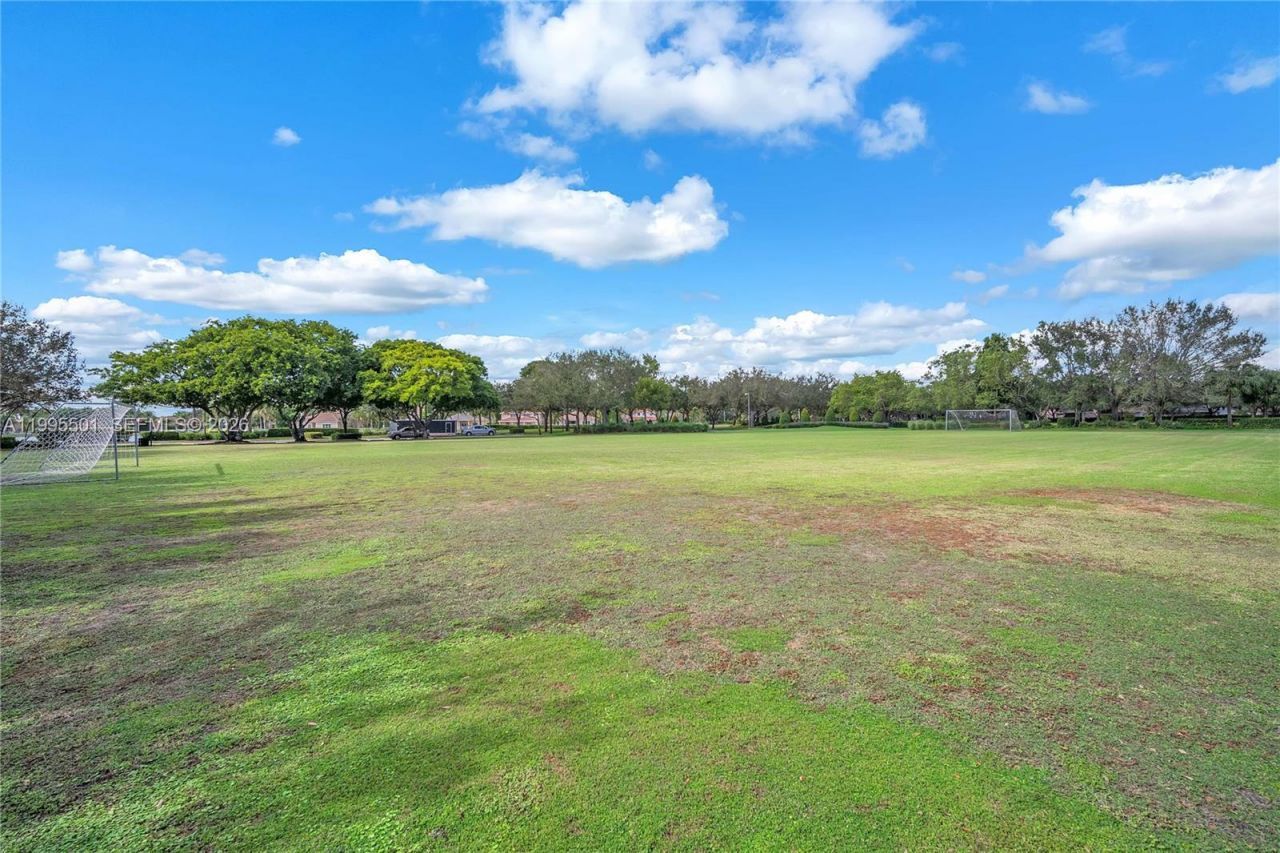 1058 Tupelo Way, Weston, FL 33327 Photo