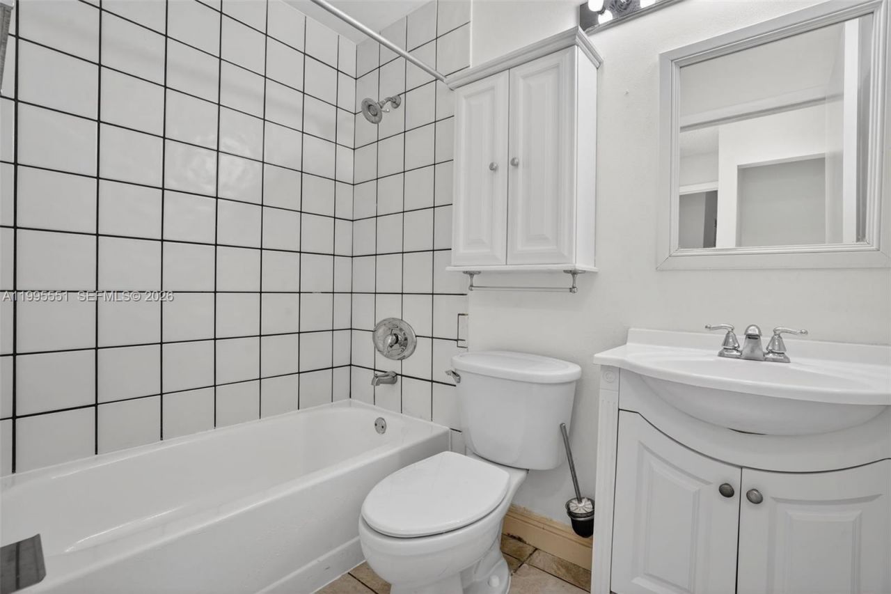 14722 SW 110th Ter, Miami, FL 33196 Photo