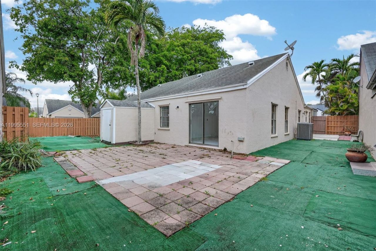 14722 SW 110th Ter, Miami, FL 33196 Photo