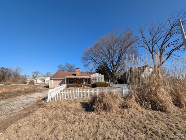 315 S Belt, Belleville, IL 62220