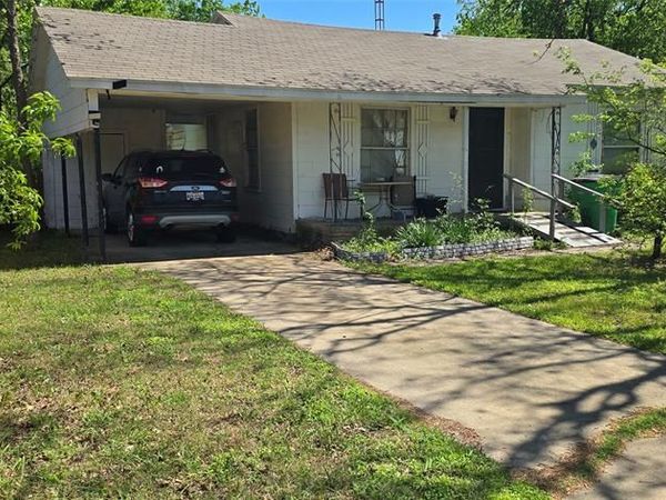 1006 S Grand Avenue , Gainesville, TX 76240