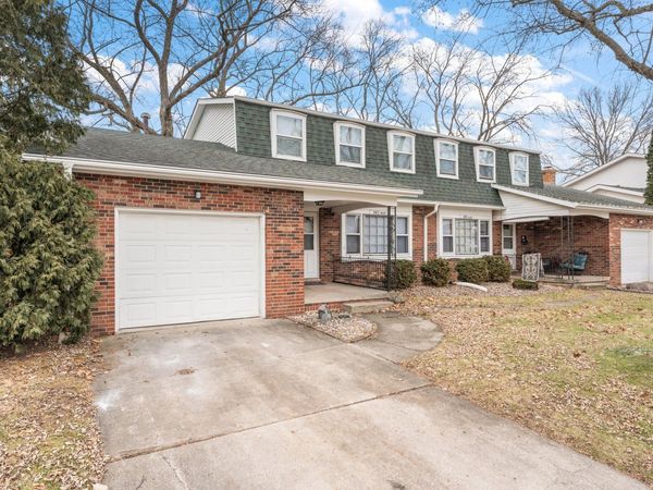 303 Somerset Drive , Valparaiso, IN 46383