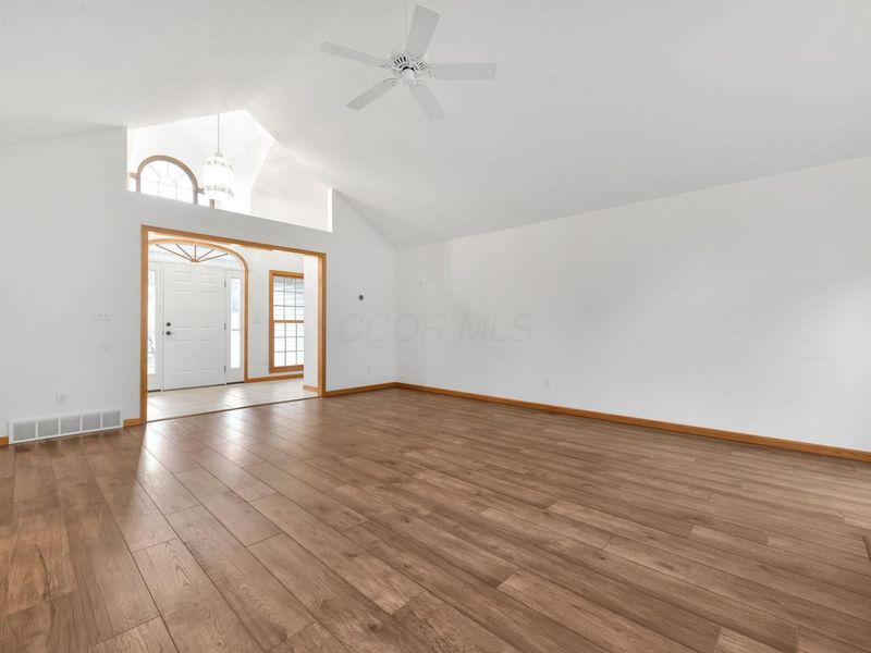 733 Alpine Circle, Heath, OH 43056 Photo 12