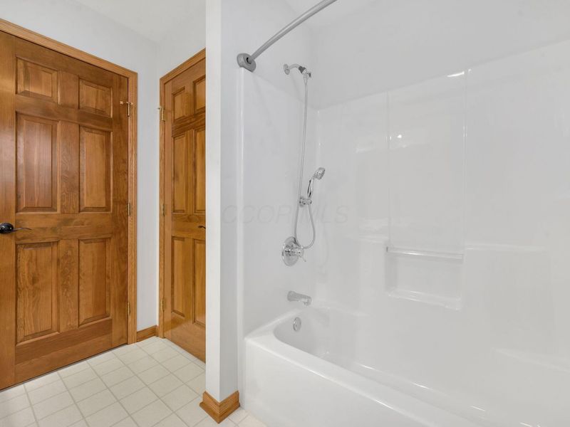 733 Alpine Circle , Heath, OH 43056 Photo 8