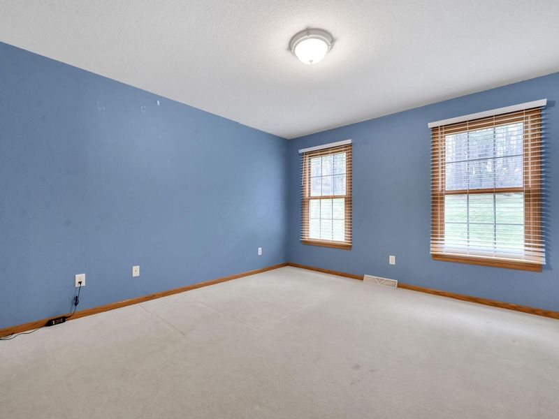 733 Alpine Circle, Heath, OH 43056 Photo 9