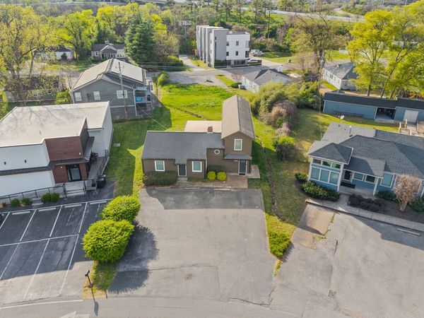 2809 Azalea Pl, Nashville, TN 37204