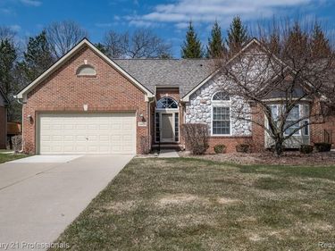 3901 Arbor Drive, Auburn Hills, MI 48326