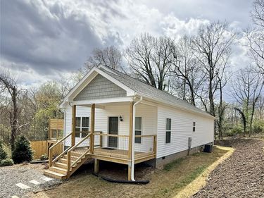 216 Lower Edgewood Road , Candler, NC 28715