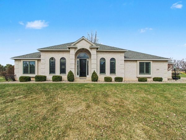 1100 Longview Lane, Saline, MI 48176