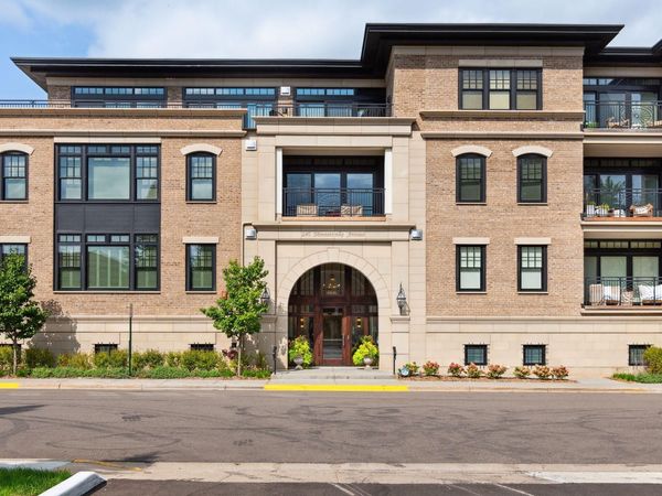 240 Minnetonka Avenue S, Unit 203, Wayzata, MN 55391