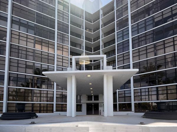 200 Leslie Drive, Unit 924, Hallandale Beach, FL 33009