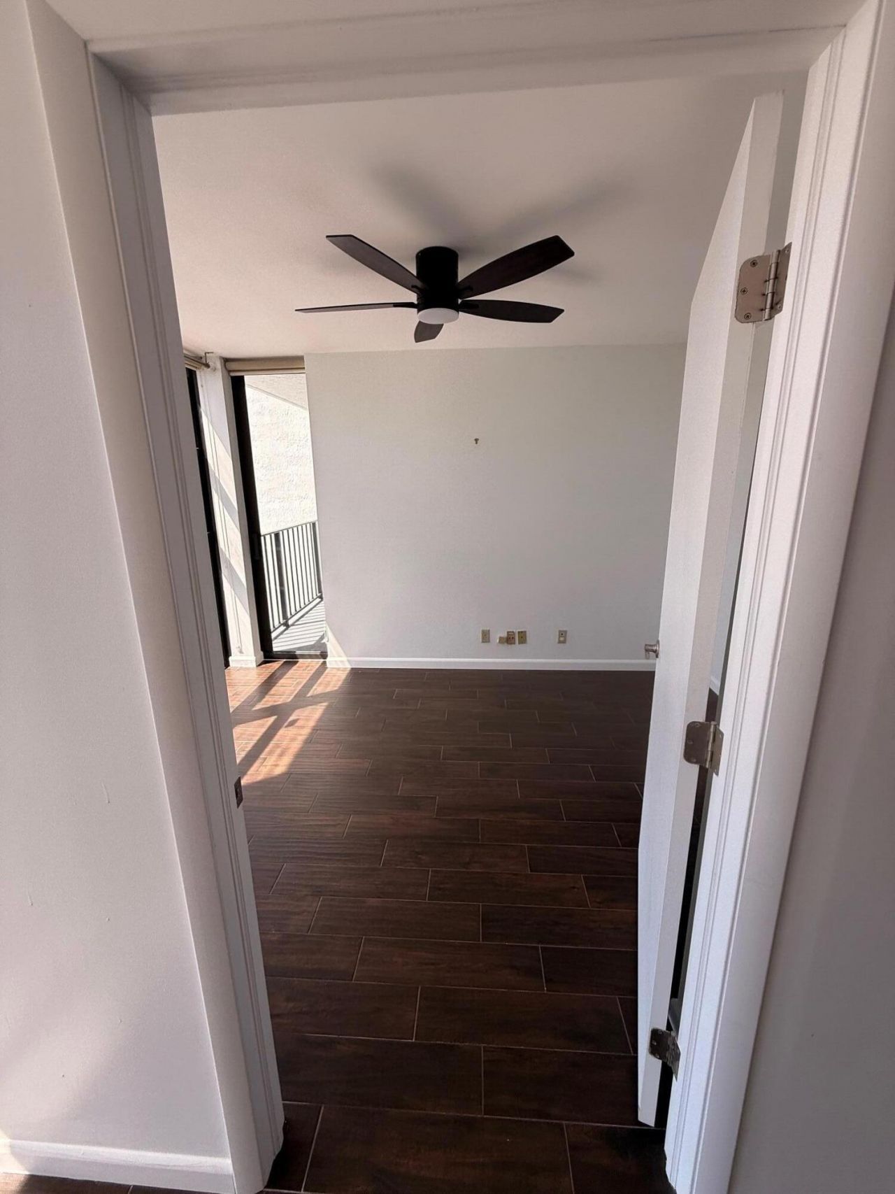 200 Leslie Drive, Unit 924, Hallandale Beach, FL 33009 Photo