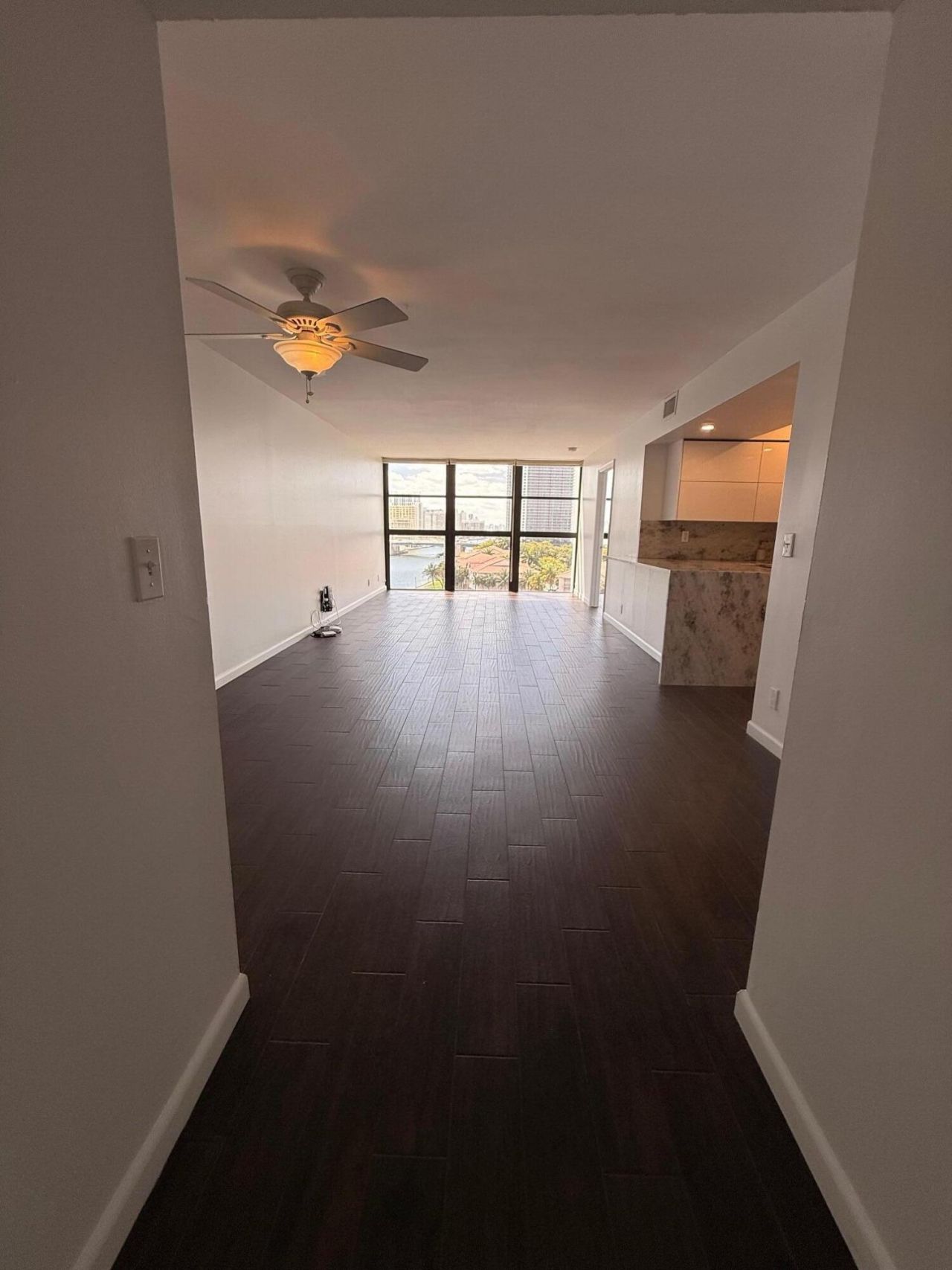 200 Leslie Drive, Unit 924, Hallandale Beach, FL 33009 Photo