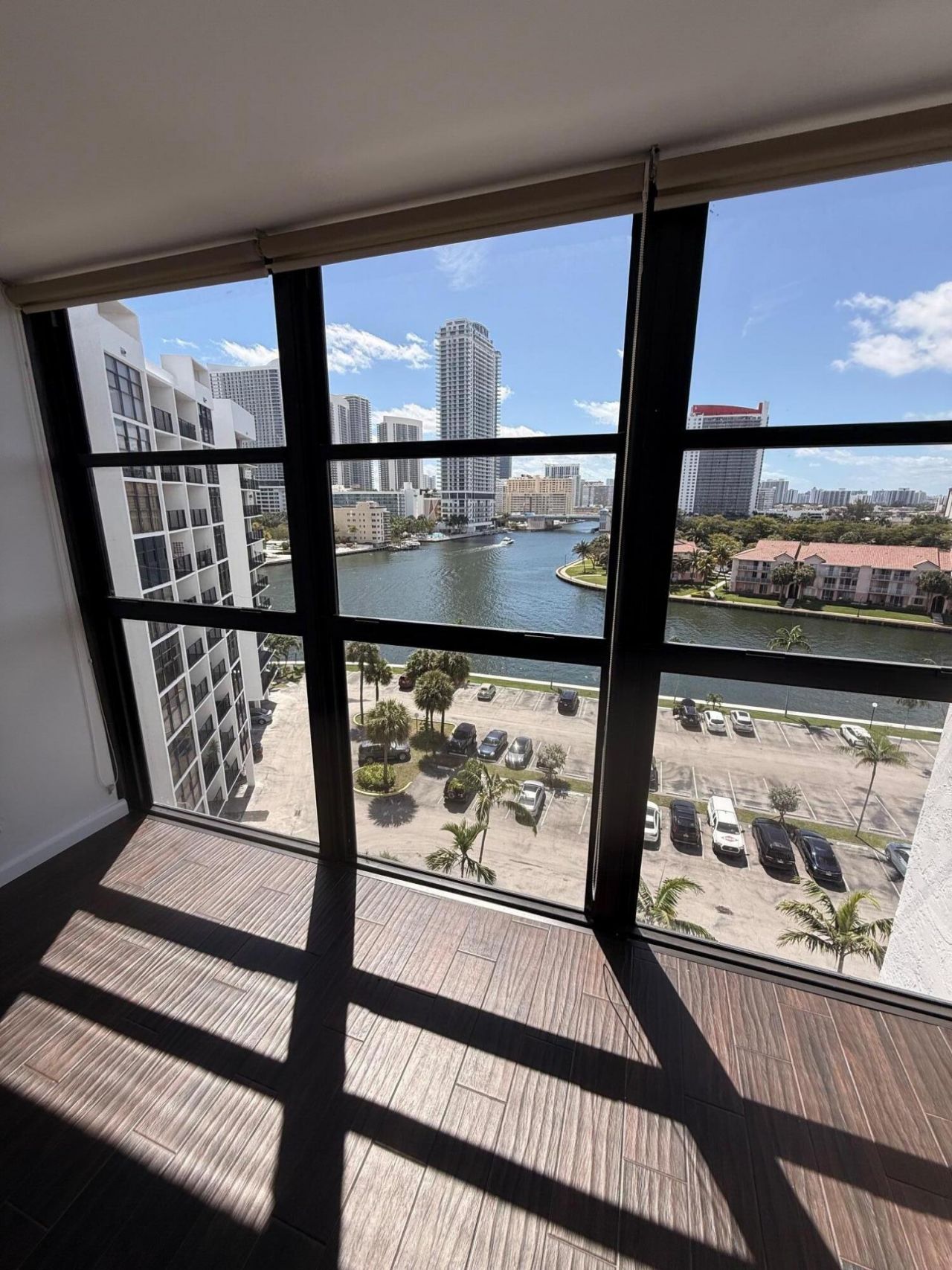 200 Leslie Drive, Unit 924, Hallandale Beach, FL 33009 Photo