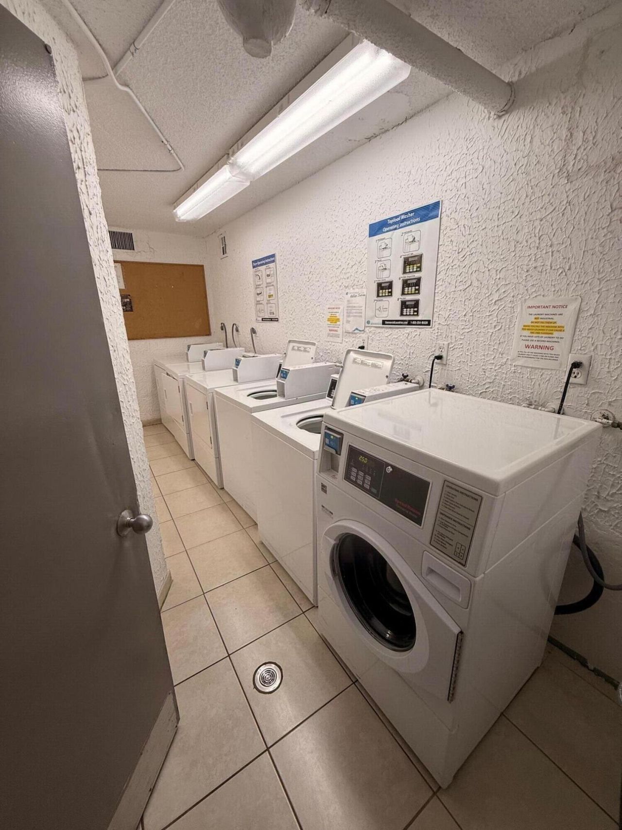 200 Leslie Drive, Unit 924, Hallandale Beach, FL 33009 Photo