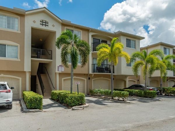 800 Crestwood Court S, Unit 801, Royal Palm Beach, FL 33411