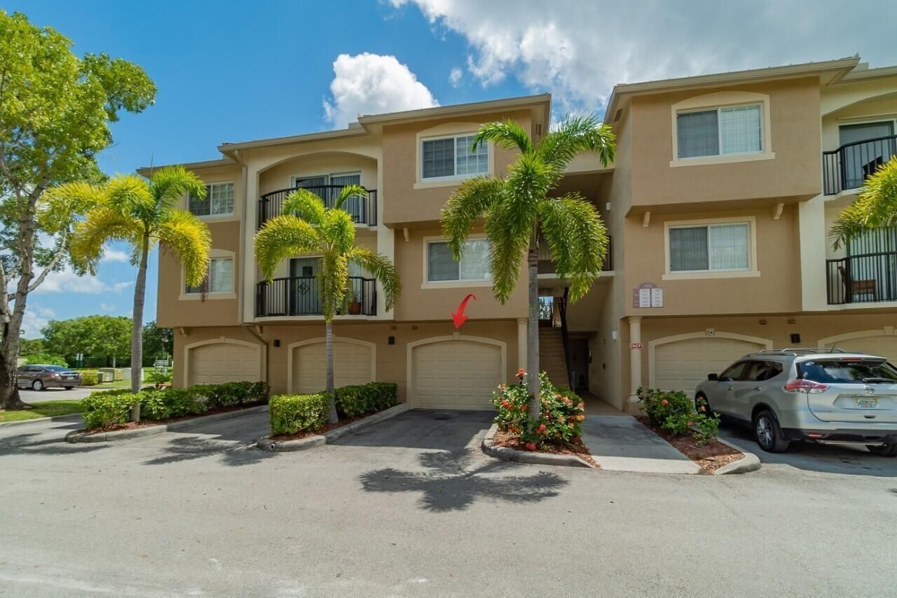 800 Crestwood Court S, Unit 801, Royal Palm Beach, FL 33411 Photo