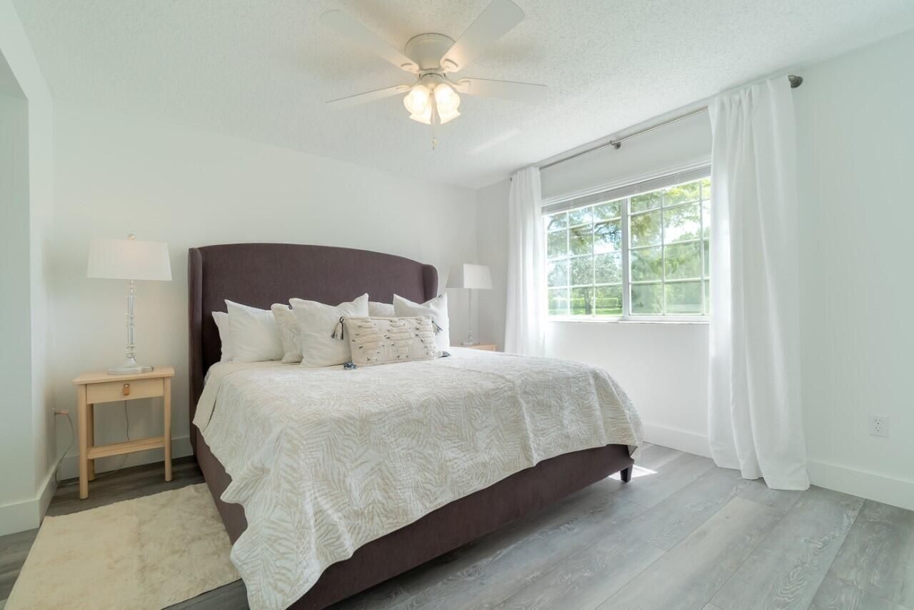 800 Crestwood Court S, Unit 801, Royal Palm Beach, FL 33411 Photo