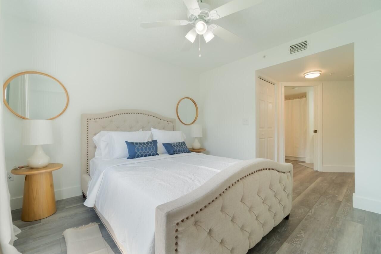 800 Crestwood Court S, Unit 801, Royal Palm Beach, FL 33411 Photo