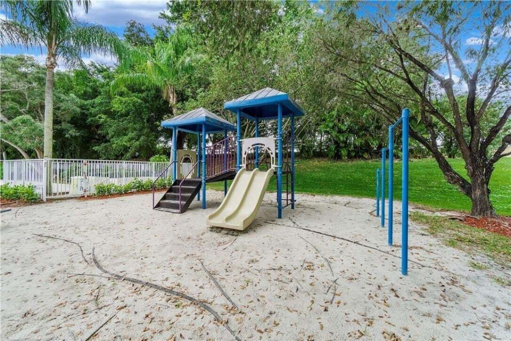 11010 Conch Court, Tamarac, FL 33321 Photo