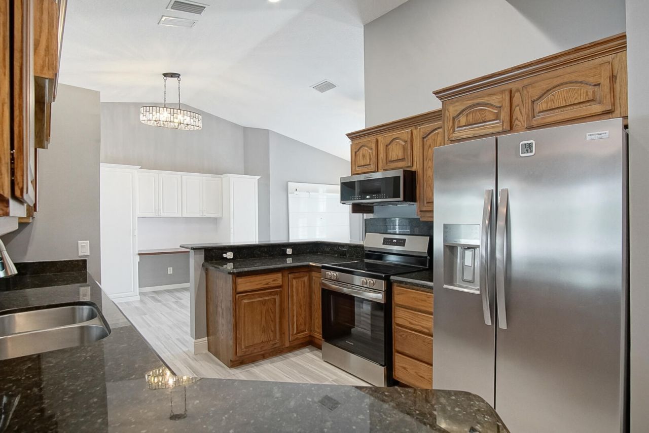 6800 NW Hogate Circle, Port Saint Lucie, FL 34983 Photo