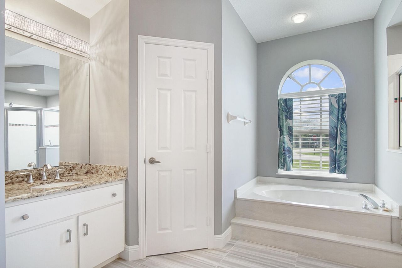 6800 NW Hogate Circle, Port Saint Lucie, FL 34983 Photo