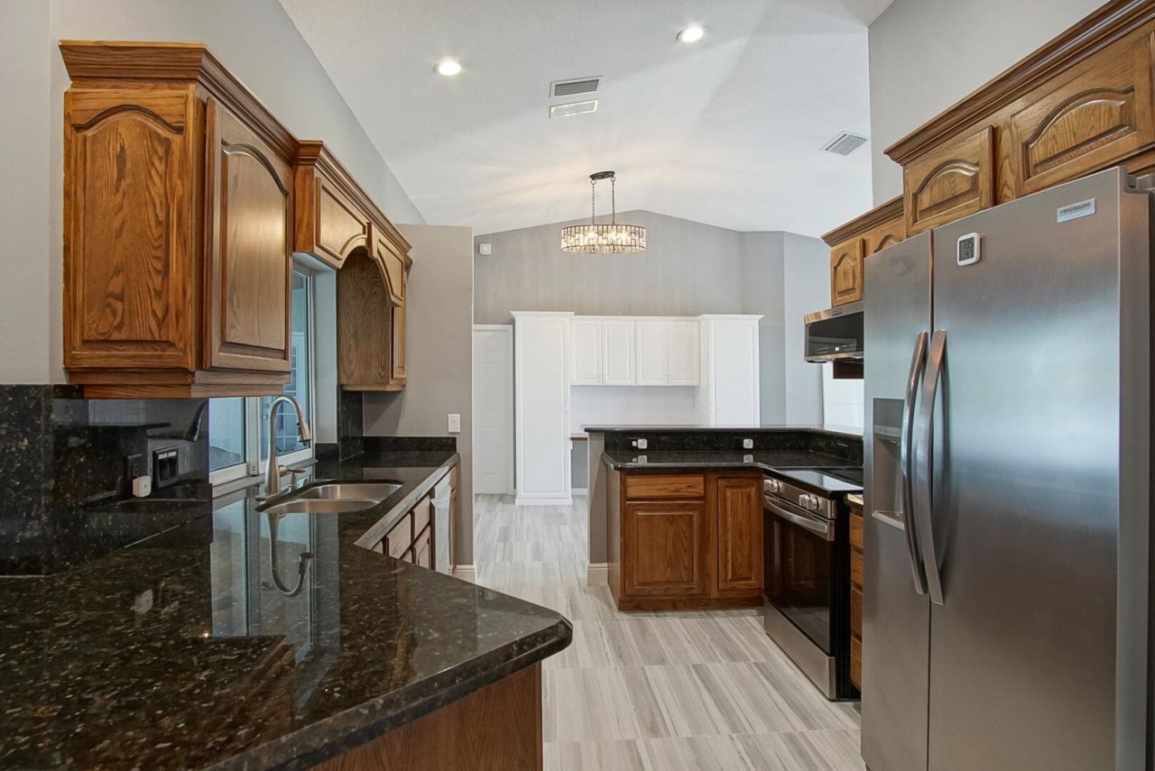 6800 NW Hogate Circle, Port Saint Lucie, FL 34983 Photo