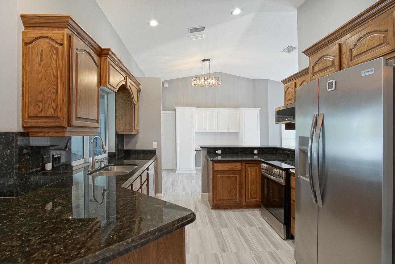 6800 NW Hogate Circle, Port Saint Lucie, FL 34983 Photo