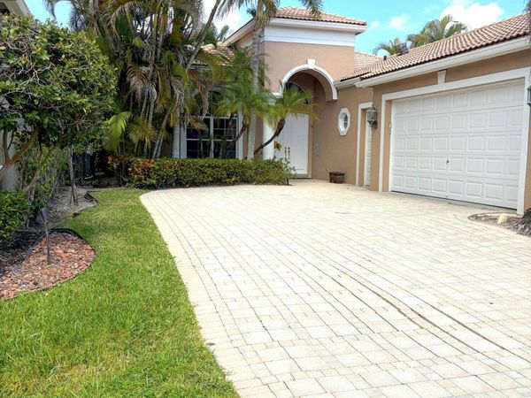 4034 Manchester Lake Drive, Wellington, FL 33449