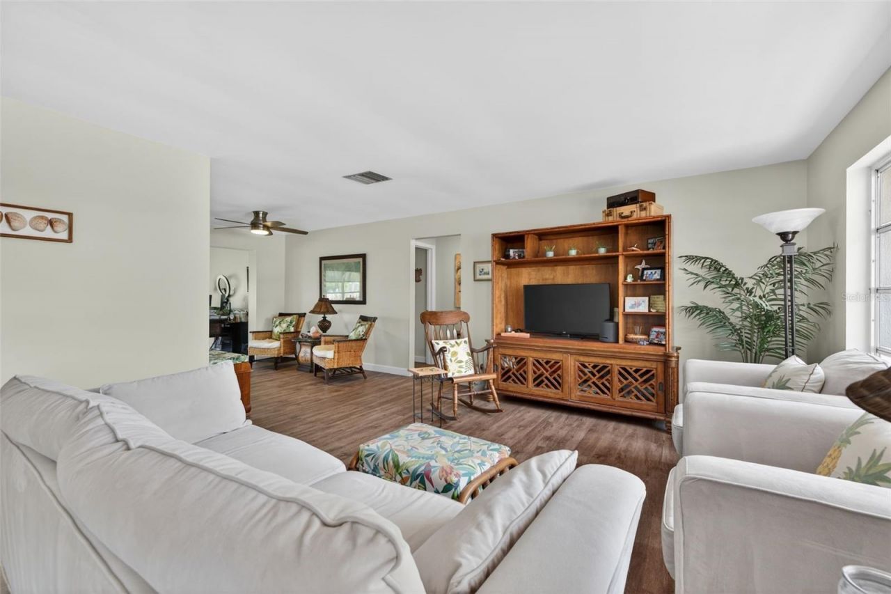 9697 41st Street N, Pinellas Park, FL 33782 Photo