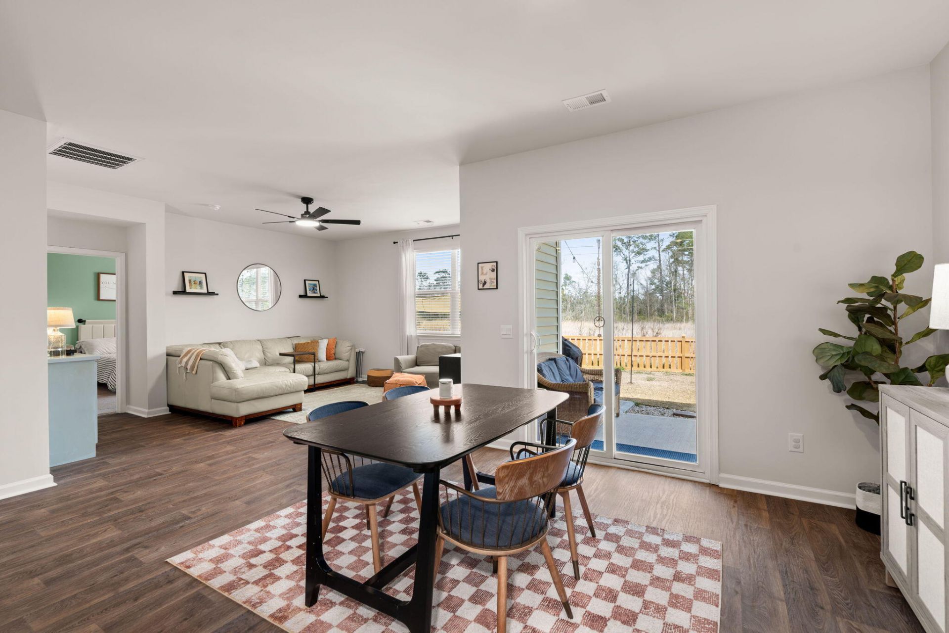 1041 Peridote Way Photo 17