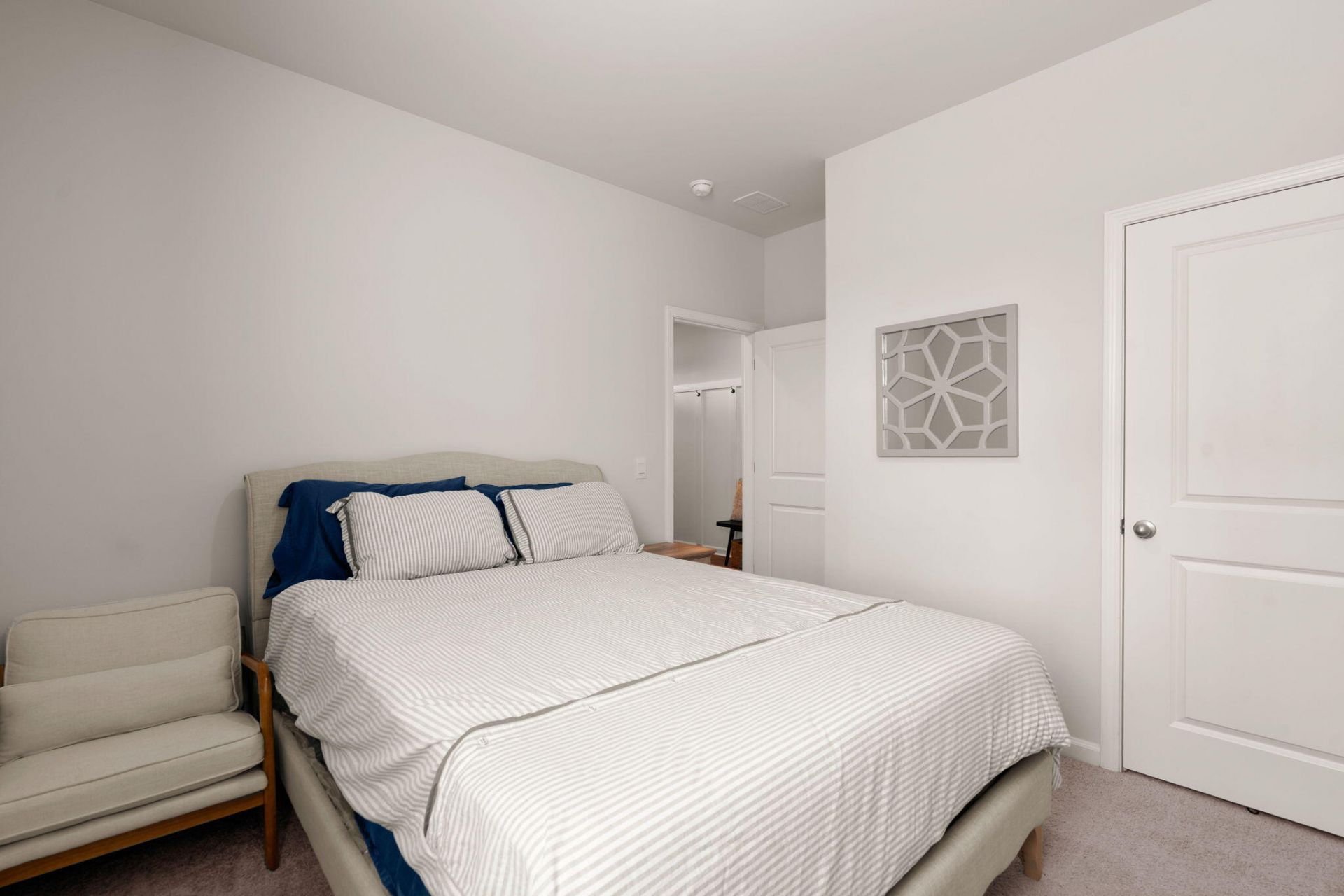 1041 Peridote Way Photo 24