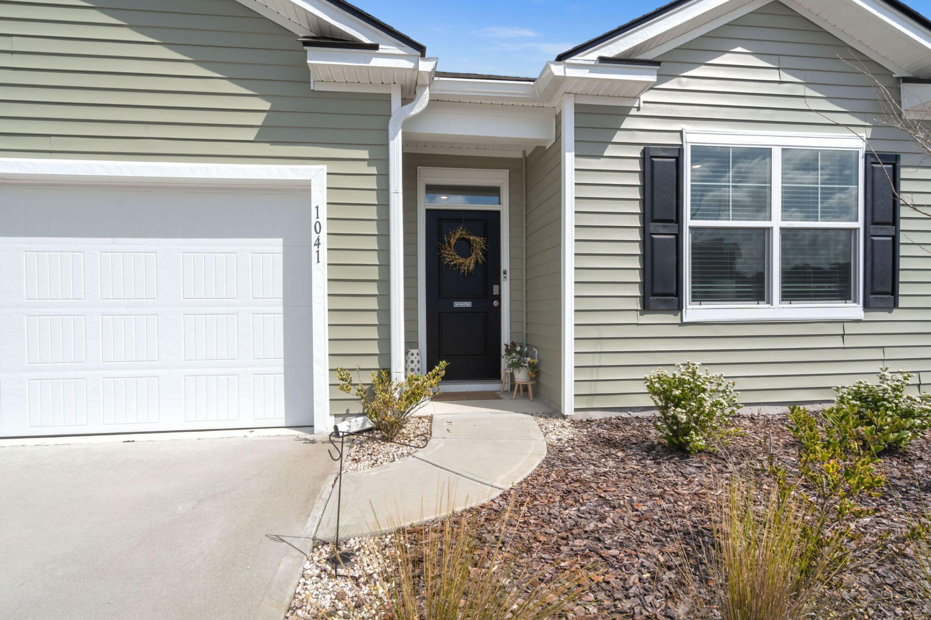 1041 Peridote Way Photo 4