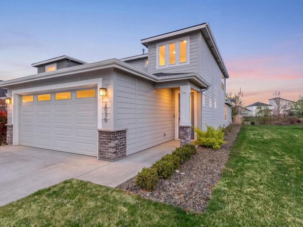 2036 E Knobcone Dr, Meridian, ID 83642