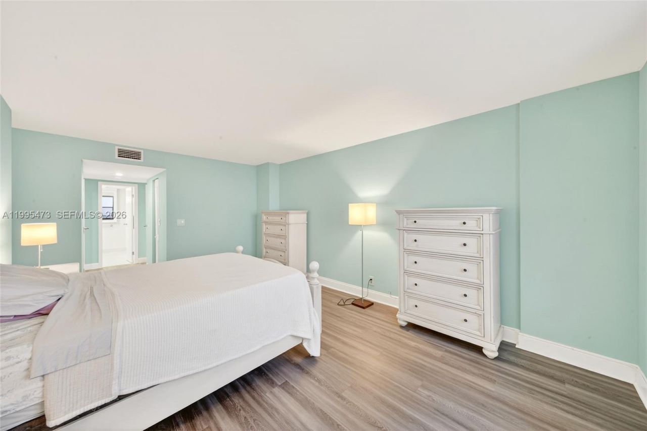 2301 S Ocean Dr, Unit 2302, Hollywood, FL 33019 Photo