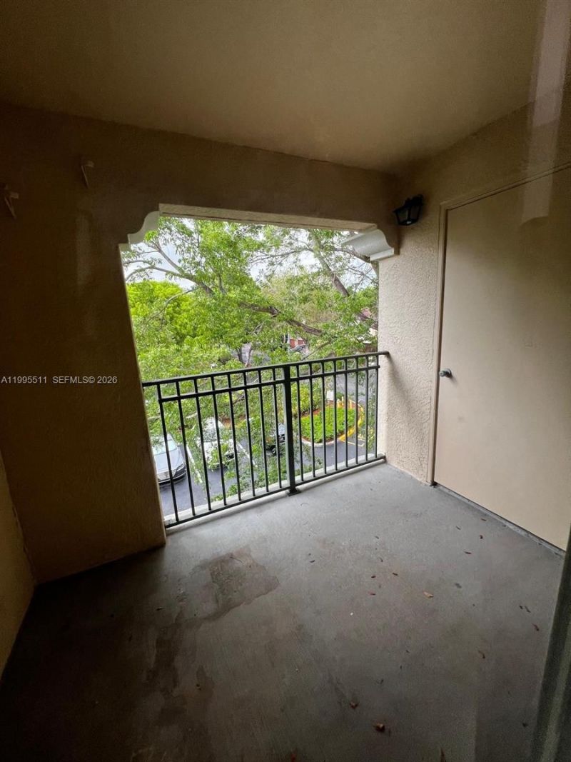 2548 Centergate Dr , Unit 301, Miramar, FL 33025 Photo